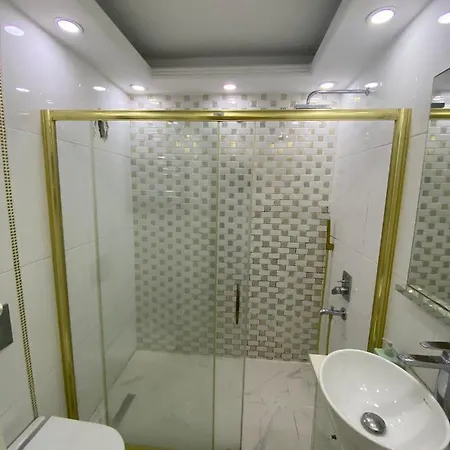 Manolya House